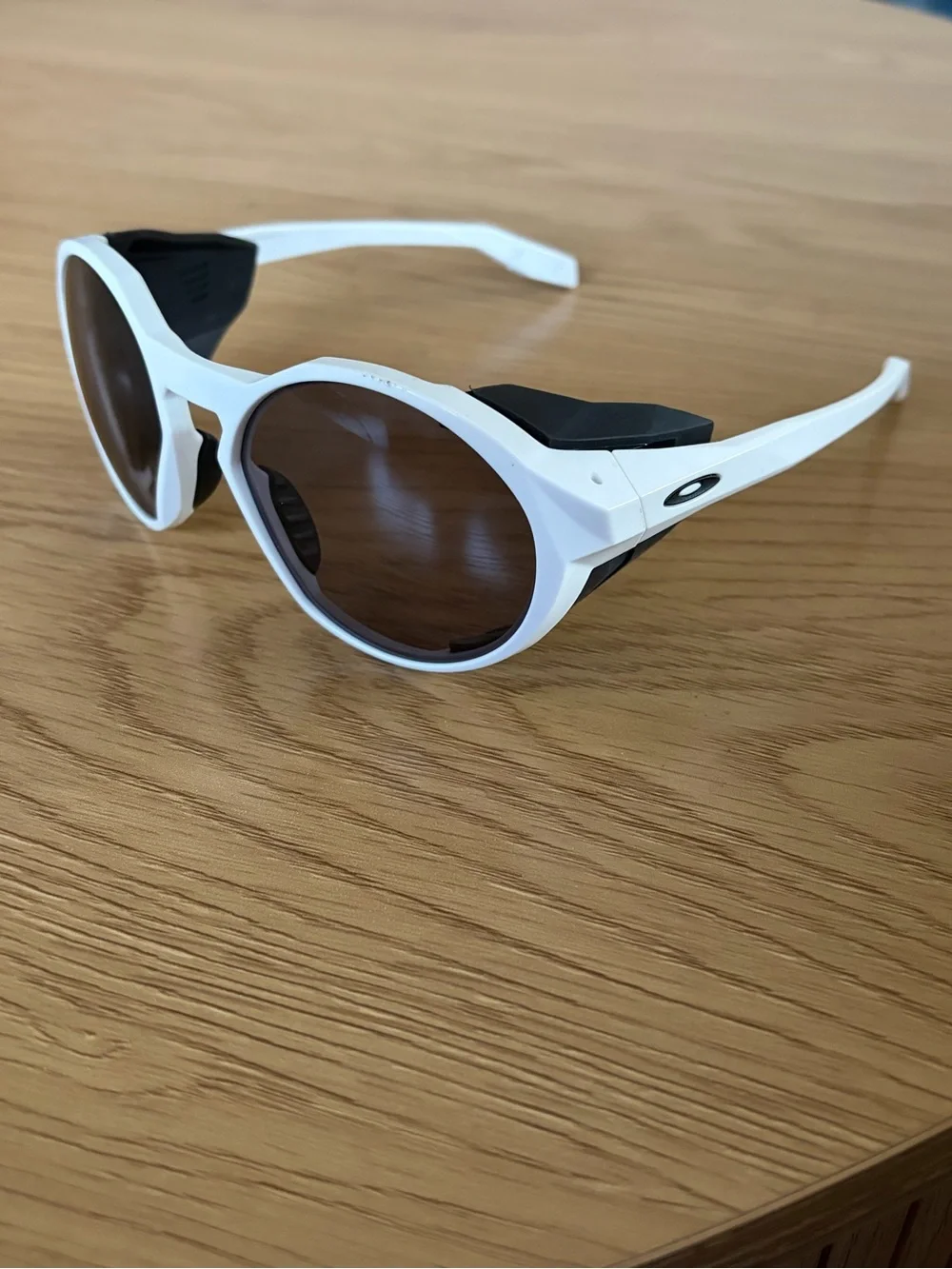 Oakley Clifden Custom White Round Sunglasses with Black Temples